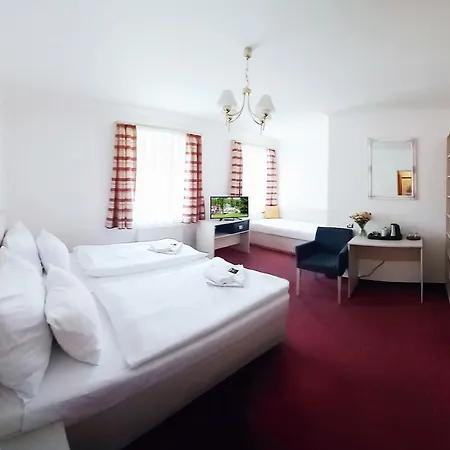 Hradec Готель Шпіндлерув-Млин