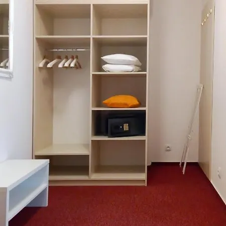 Hradec Hotell 3*